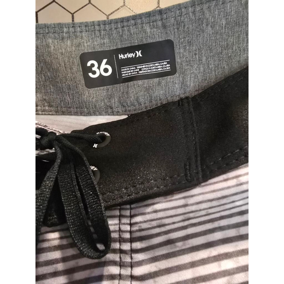 Men's Hurley Board Swim Trunks Size 36 Gray & Black
# Hurley, #swimming,#beach - Picture 4 of 6